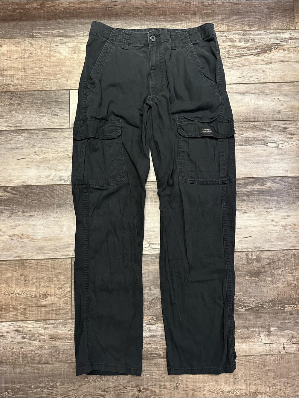 Wrangler Men's Black Cargo Pants with Multiple Pockets